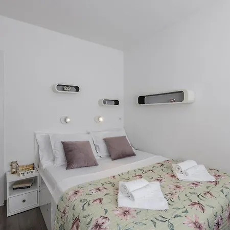 First Choice Apartment *